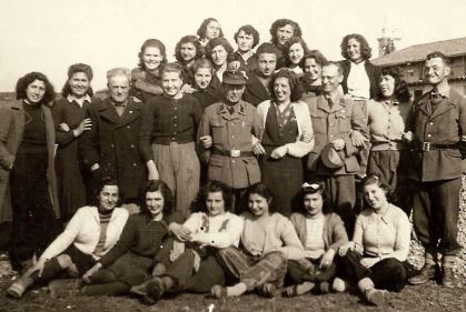 Squadra femminile della TODT nel 1945 Squadra femminile della TODT.