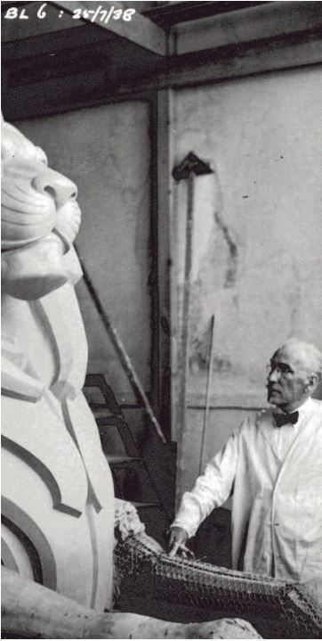 Carlo Marega nel suo studio (1938) Carlo Marega nel suo studio (1938)